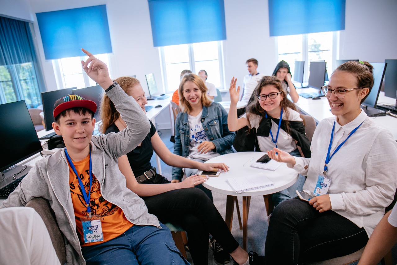 Более 1 тыс. школьников в Москве подали заявки на онлайн-проект «Лето моей карьеры»